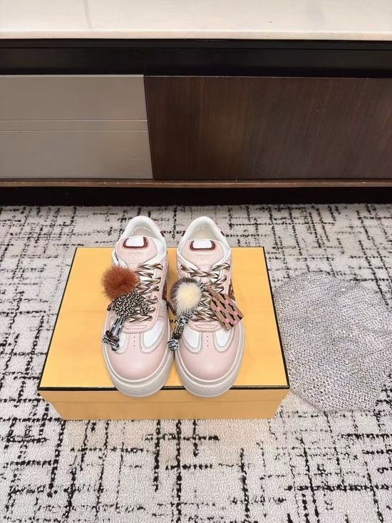 Fendi Vintage Stitched Thick Sole Comfortable Casual Sneakers
