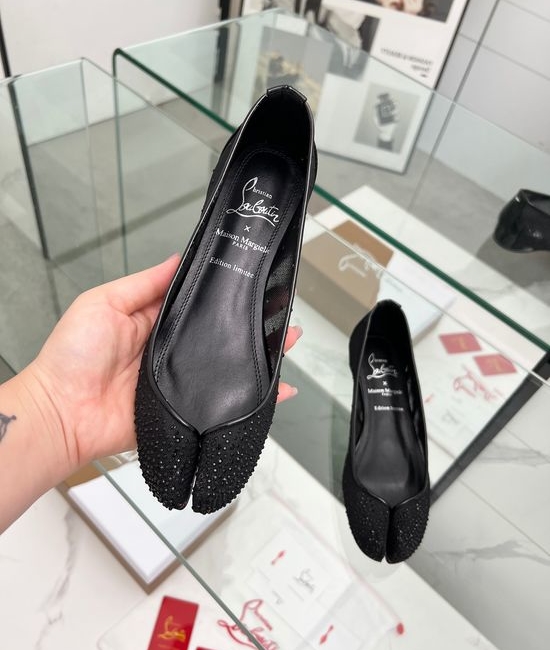 Louis Vuitton LV Split Toe Patent Leather Lined Flat Loafer Shoes