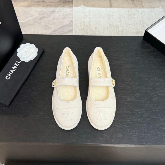 Chanel Warm Faux Fur Buckle Dress Shoes for Everyday Wear