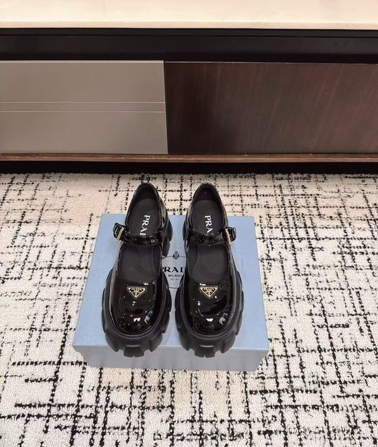 Prada Genuine Leather Buckle Platform Mary Jane Shoes Classic Comfort