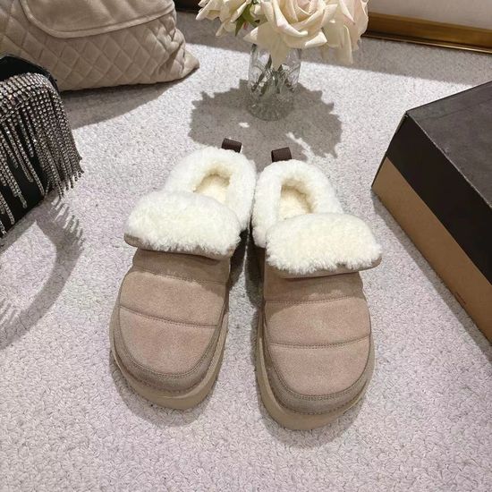 UGG Fuzzy Lined Slippers Suede Upper Non Slip Sole
