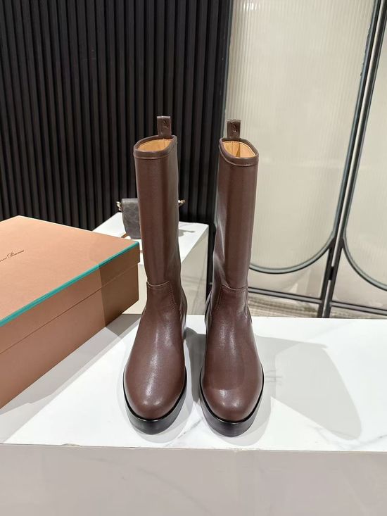Loro Piana Elegant Slip-On Leather Tall Boots for Daily Wear