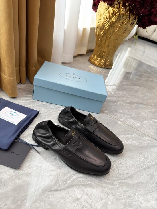 Prada Slip On Leather Loafer Shoes Wear Resistant Sole