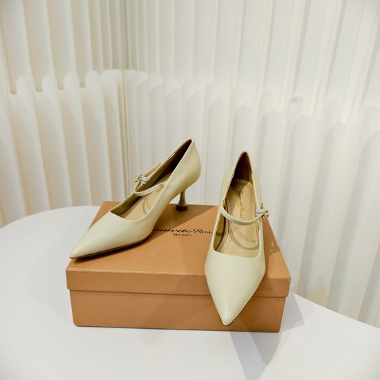 Gianvito Rossi Pointed Toe Low Heel Leather Pumps Comfortable Slip Resistant