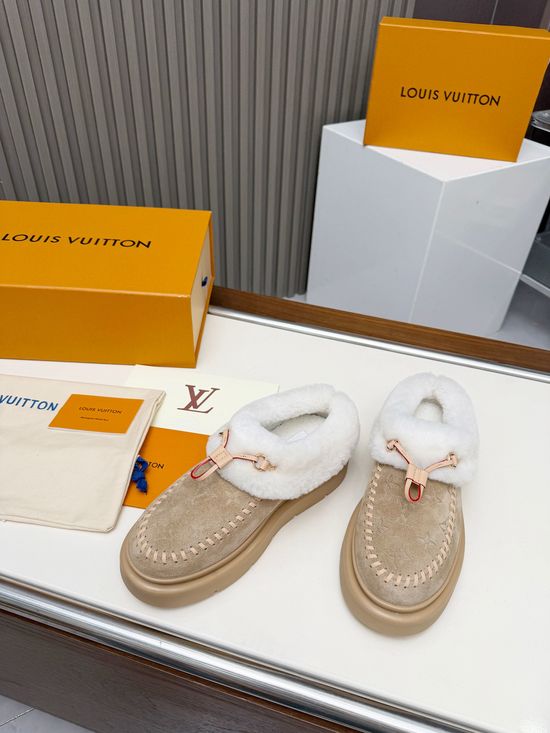 Louis Vuitton High-gloss Leather Furry Slippers Warm Comfortable Non-slip