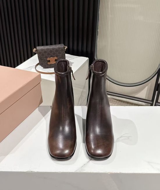 Miu Miu Vintage Distressed Ankle Boots Durable Leather Upper