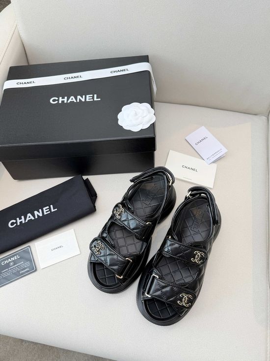 Chanel Quilted Leather Buckle Platform Casual Beach Sandals
