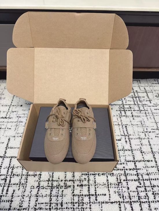 Prada Retro Leather Casual Training Shoes Non-slip Versatile Daily Footwear