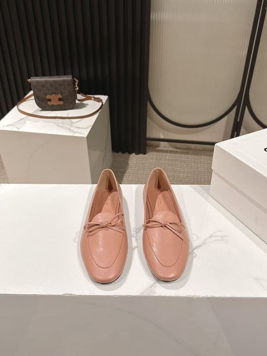 Celine Minimalist Leather Loafers Comfortable Versatile Slip On Footwear