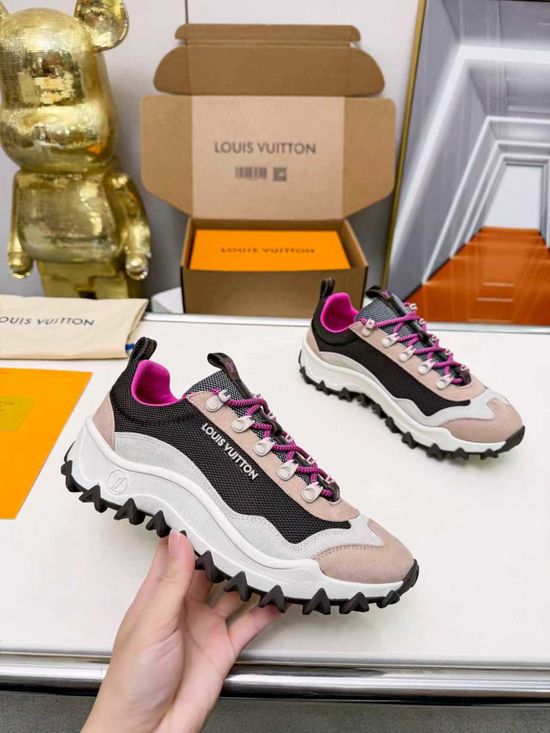 Louis Vuitton Premium Suede Mesh Comfortable Fashion Athletic Sneakers