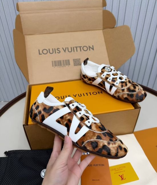 Louis Vuitton LV Vintage Style Leather Laced Comfortable Sneakers