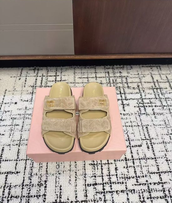 Miu Miu Soft Suede Comfort Elegant Casual Sandals