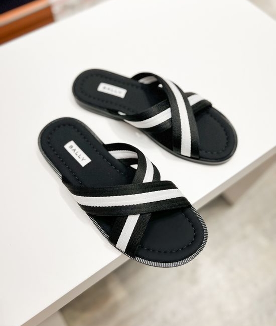 Burberry Premium Cowhide Slides with Soft Non-slip Outsole