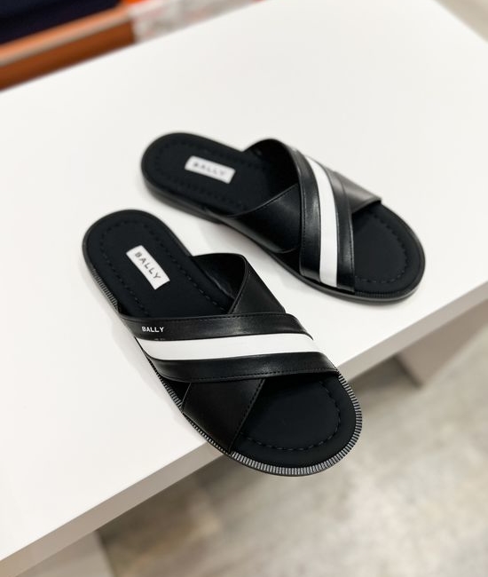 Burberry Premium Cowhide Slides with Soft Non-slip Outsole