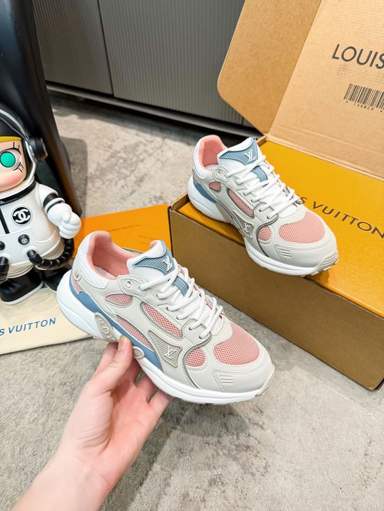 Louis Vuitton Mesh Breathable Lightweight Casual Running Sneakers