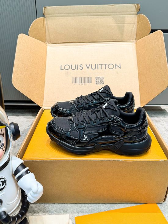 Louis Vuitton Mesh Breathable Lightweight Casual Running Sneakers