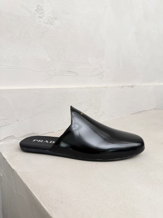 Prada Leather Closed Toe Slip On Casual Comfort Slippers