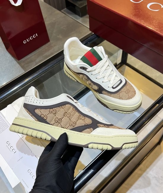 Gucci Vintage Style Leather Sneakers Distressed Detail Low Top