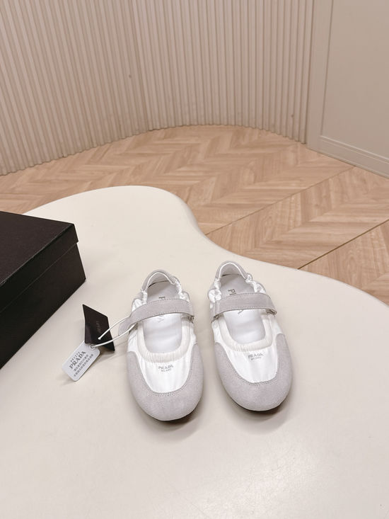 Prada Comfortable Lace-up Mary Jane Flats Soft Rubber Sole