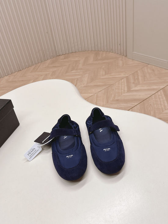 Prada Comfortable Lace-up Mary Jane Flats Soft Rubber Sole