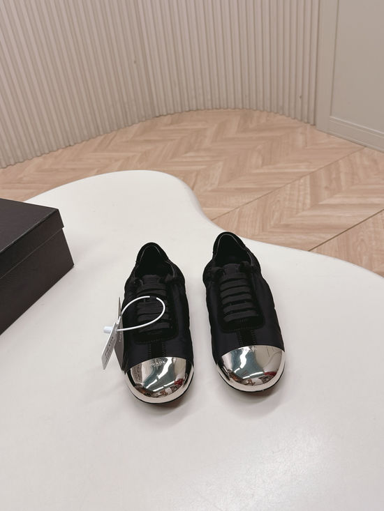Prada Elegant Cap Toe Mary Jane Shoes Premium Leather Upper