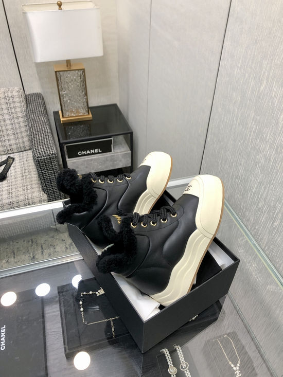 Gucci Faux Fur Lined Mixed Sheepskin Upper Platform Sneakers