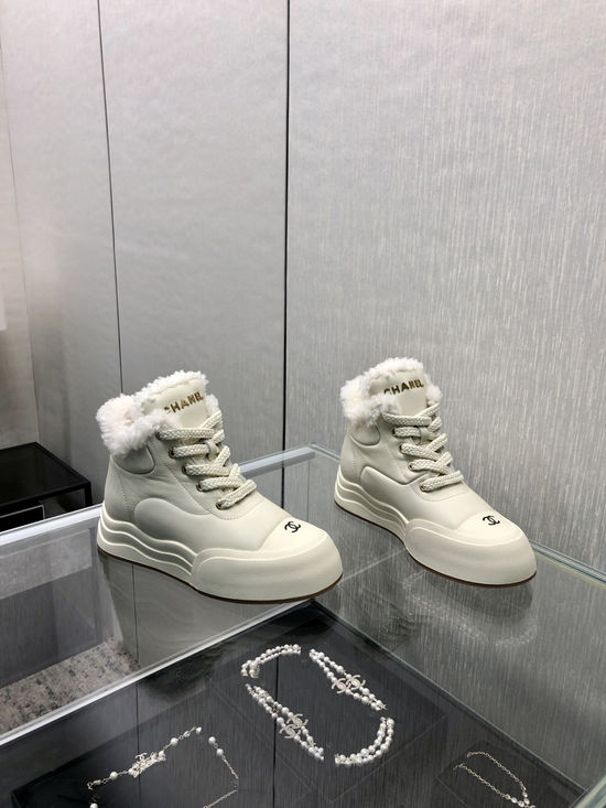 Gucci Faux Fur Lined Mixed Sheepskin Upper Platform Sneakers