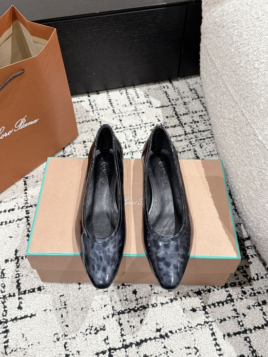 Loro Piana Soft Suede Ballet Flats Comfortable Versatile Daily Shoes
