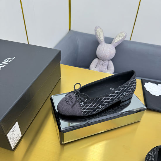 Chanel Classic Two Tone Slingback Flats Premium Sheepskin Lining