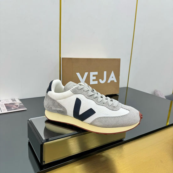 Veja Eco Friendly Casual Sneakers With Natural Rubber Sole