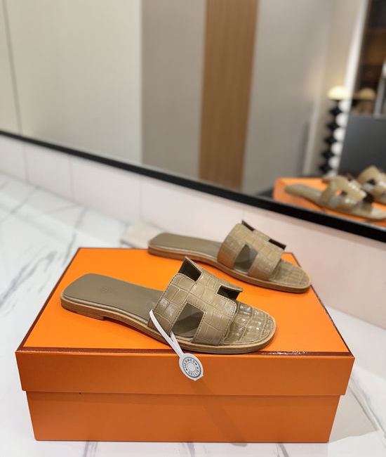 Hermes Pebbled Cowhide Leather Welted Sole Comfortable Classic Shoes