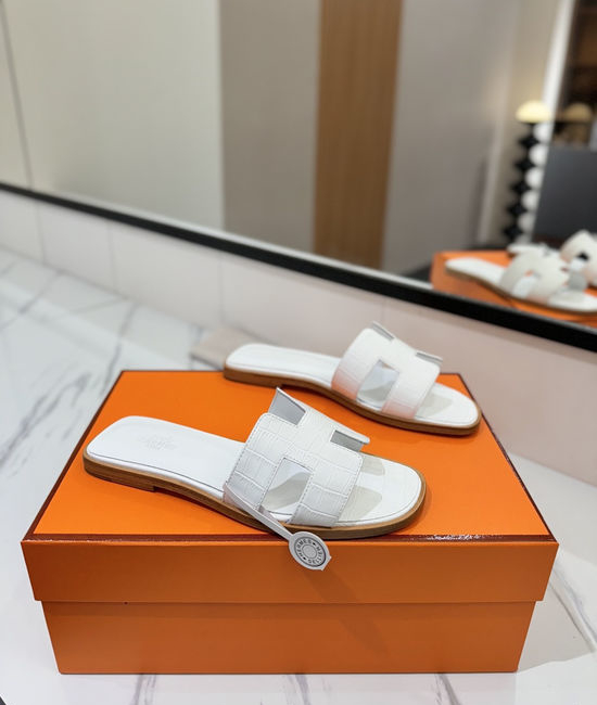 Hermes Pebbled Cowhide Leather Welted Sole Comfortable Classic Shoes