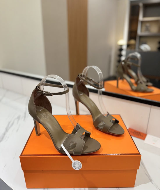 Hermes Elegant Palm Grain Leather High Heel Dress Shoes