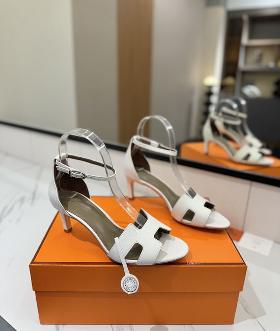 Hermes Elegant Palm Grain Leather Mid Heel Dress Shoes