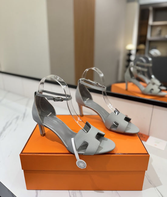 Hermes Elegant Palm Grain Leather Mid Heel Dress Shoes