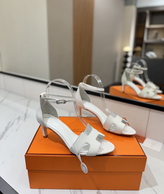 Hermes Elegant Palm Grain Leather Mid Heel Dress Shoes