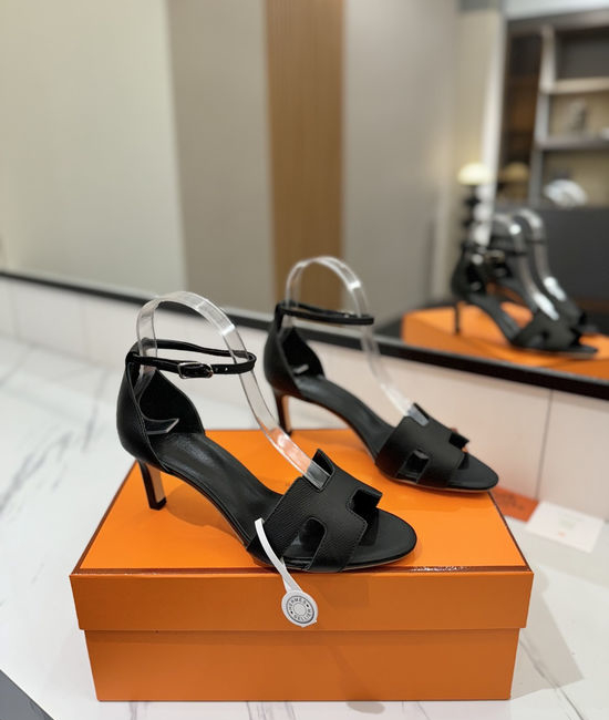 Hermes Elegant Palm Grain Leather Mid Heel Dress Shoes