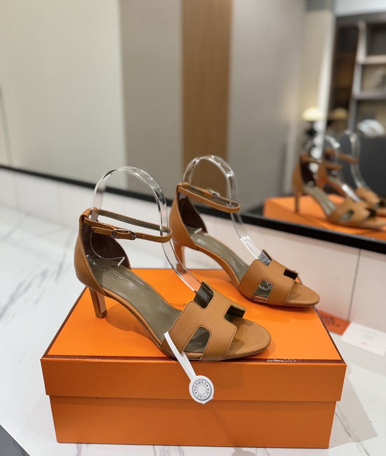 Hermes Elegant Palm Grain Leather Mid Heel Dress Shoes