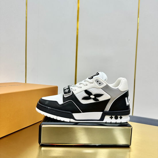 Louis Vuitton Premium Grained Leather Sneakers Retro Casual Design