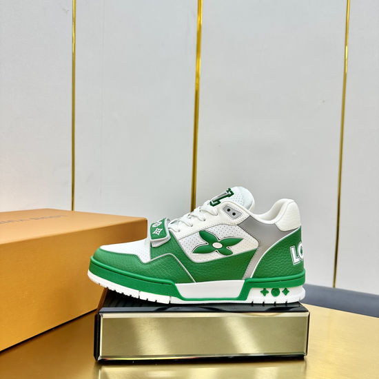 Louis Vuitton Premium Grained Leather Sneakers Retro Casual Design
