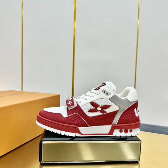 Louis Vuitton Premium Grained Leather Sneakers Retro Casual Design
