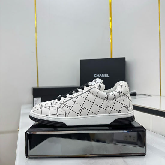 Chanel Classic Two-tone Leather Casual Sneakers Non-slip Daily Shoes