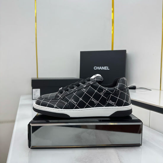 Chanel Classic Two-tone Leather Casual Sneakers Non-slip Daily Shoes