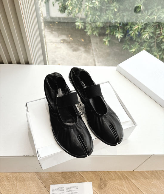 Maison Margiela MM6 Split Toe Leather Mary Jane Flats Comfortable Casual Shoes