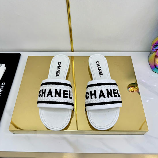 Chanel Quilted Leather Slides Soft Comfortable Casual Footwear