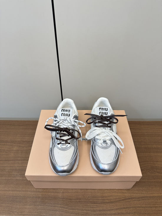 Miu Miu Vintage Distressed Leather Chunky Sneakers Soft Insole Non-slip Outsole
