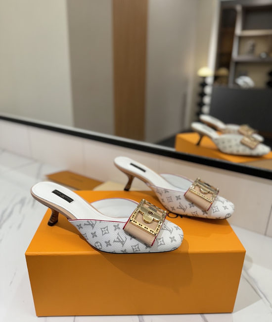 Louis Vuitton LV Classic Sandals Elegant Design Premium Materials Comfortable Fit