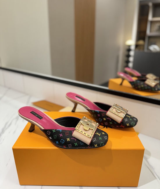 Louis Vuitton LV Classic Sandals Elegant Design Premium Materials Comfortable Fit