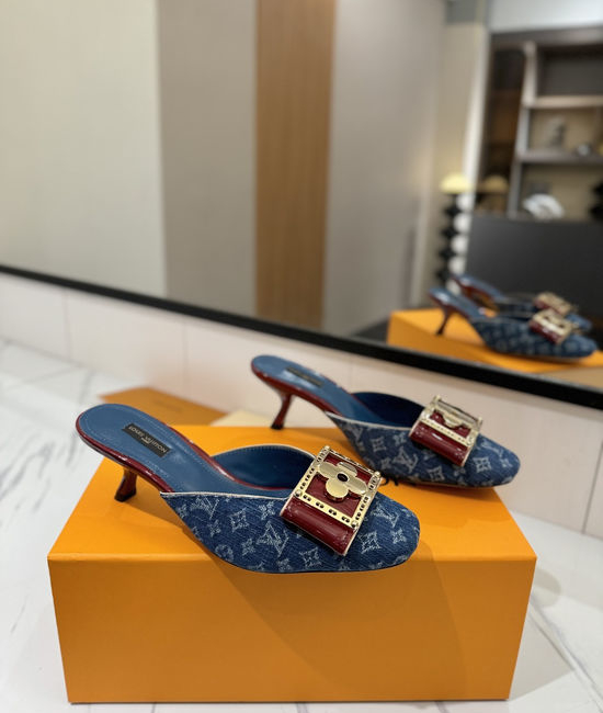 Louis Vuitton LV Classic Sandals Elegant Design Premium Materials Comfortable Fit