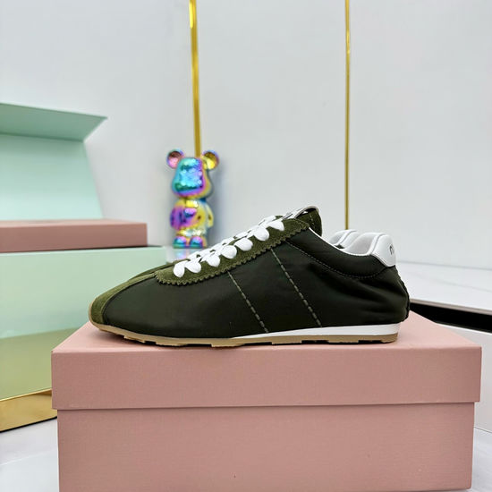 Miu Miu Vintage Casual Leather White Shoes Soft Comfort Sole